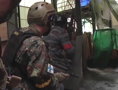 Πεζοναύτες σε πραγματική άσκηση αεροσφαίρισης! (βίντεο)